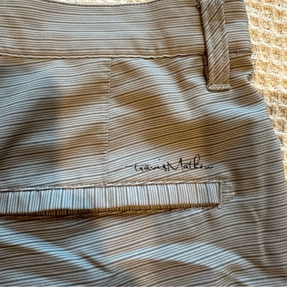 Travis Mathew Men’s size 32 Beck Hybrid Stretch Shorts Blue grey Striped - Picture 6 of 7